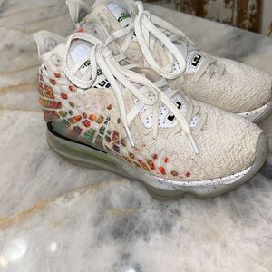 Nike LeBron 17 Air Command Force sz 5.5 youth